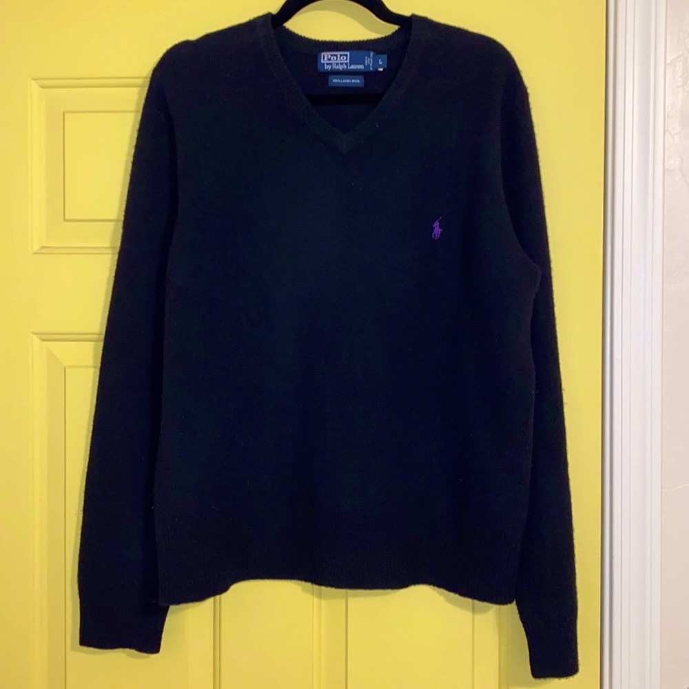 Ralph Lauren Mens Vneck Sweater 100% Lamb Wool in Black with Purple Embroidery - Picture 1 of 7